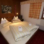 Haus Alpengluehn Penzion Längenfeld
