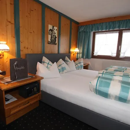 Haus Alpengluhn Guest house 3*