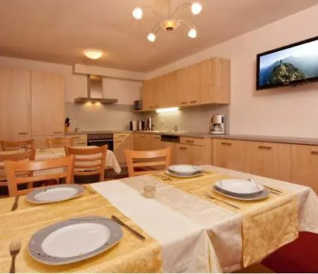 Gasthuis Haus Alpengluehn 3*