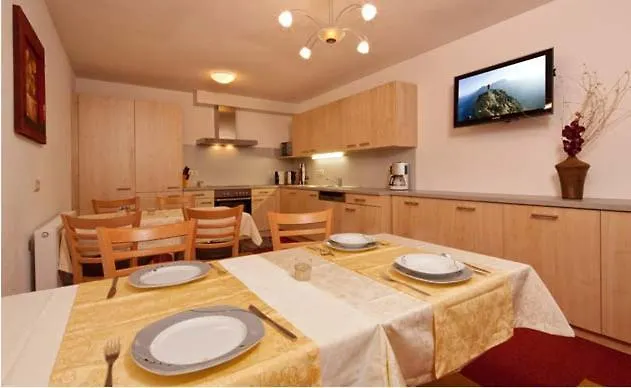 Vendégház Haus Alpengluehn 3*